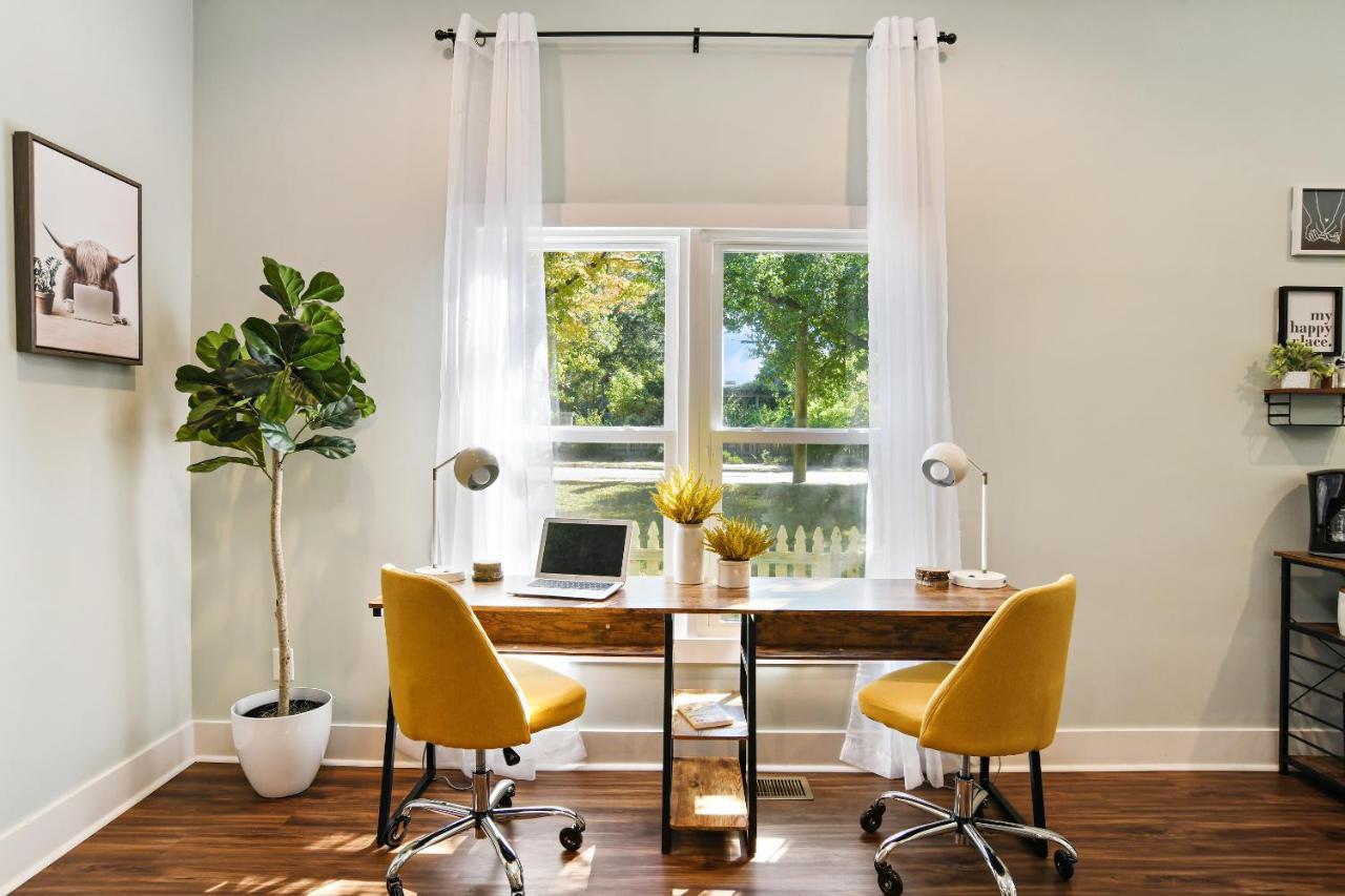 Sun Lit Modern Home With Good Vibes And Lots Of Coffee - Designedbydom 애틀랜타 외부 사진