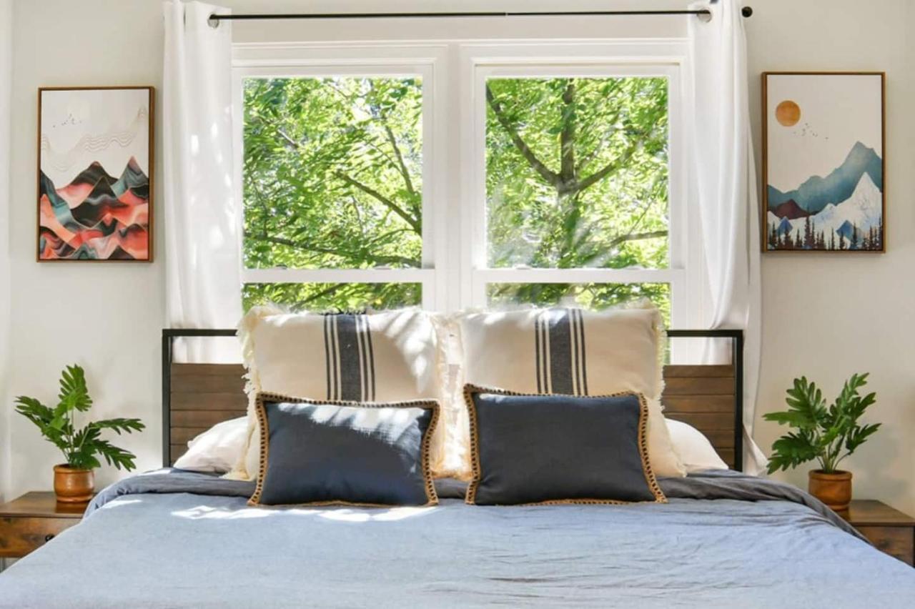 Sun Lit Modern Home With Good Vibes And Lots Of Coffee - Designedbydom 애틀랜타 외부 사진
